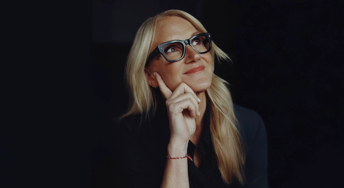 Portrait of Mel Robbins